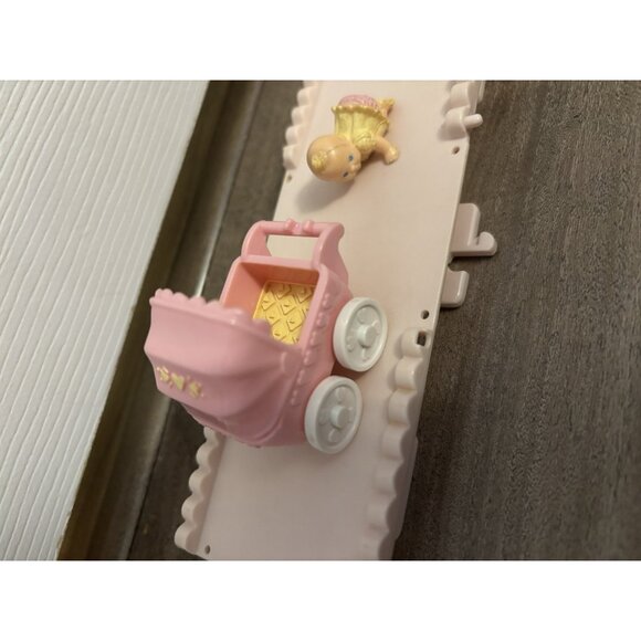 Vintage 1988 Fisher Price #5204 Precious Places Baby Amanda, Replacement - Picture 2 of 3